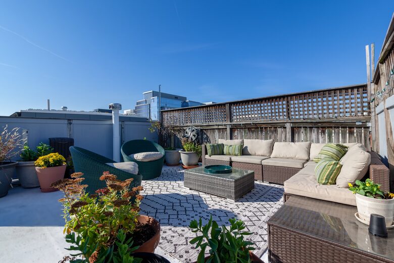 Historic DC Victorian Steps from Convention Center - Washington, Washington DC