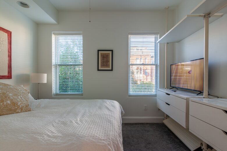 Historic DC Victorian Steps from Convention Center - Washington, Washington DC