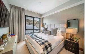 A Ski-In, Ski-Out Residence in Snowmass Base Village with Rooftop Pool - Snowmass Village, Colorado