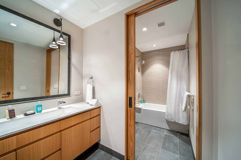 A Ski-In, Ski-Out Residence in Snowmass Base Village with Rooftop Pool - Snowmass Village, Colorado