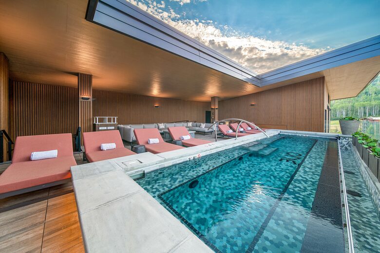 A Ski-In, Ski-Out Residence in Snowmass Base Village with Rooftop Pool - Snowmass Village, Colorado