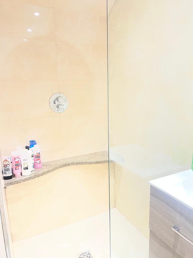 A Modern Sanctuary Above the Anglesey Coast - Llanddona, Isle of Anglesey, United Kingdom