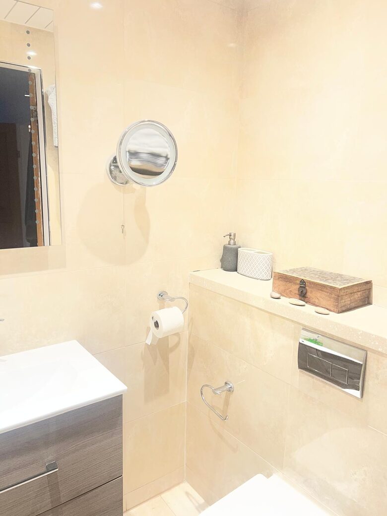 A Modern Sanctuary Above the Anglesey Coast - Llanddona, Isle of Anglesey, United Kingdom