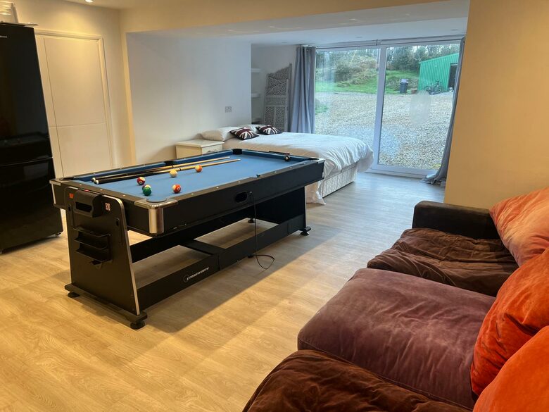 A Modern Sanctuary Above the Anglesey Coast - Llanddona, Isle of Anglesey, United Kingdom