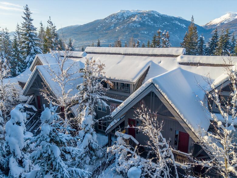 Ski-In/Ski-Out Alpine Retreat in Whistler - Whistler, Canada