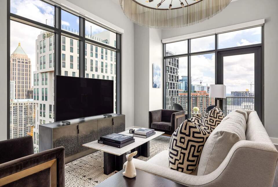 Midtown Atlanta Penthouse with Skyline Views & Luxury Amenities - Atlanta, Georgia