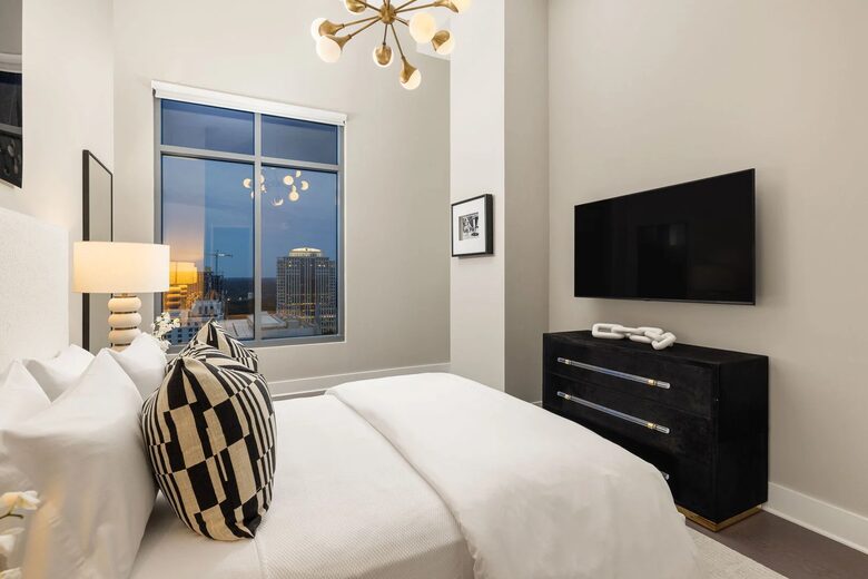 Midtown Atlanta Penthouse with Skyline Views & Luxury Amenities - Atlanta, Georgia