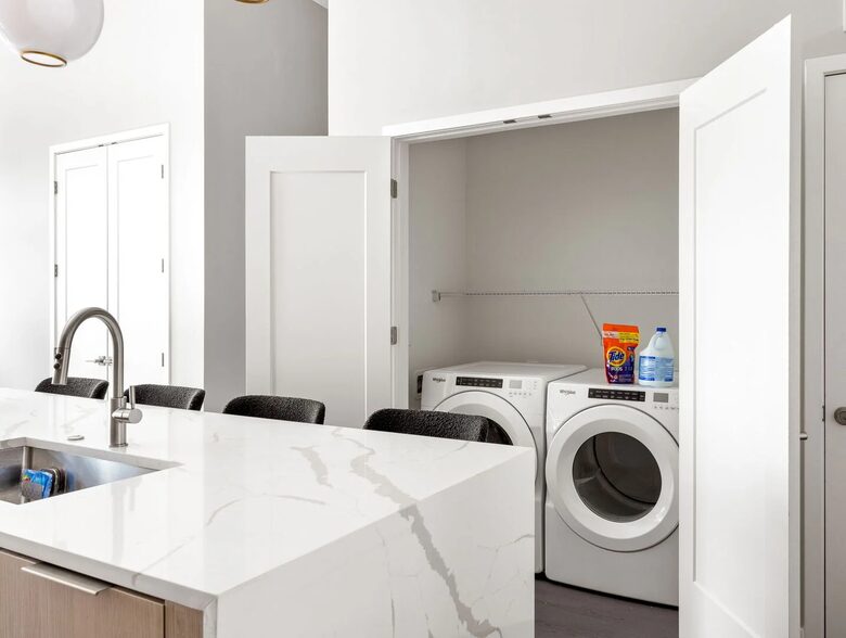 Midtown Atlanta Penthouse with Skyline Views & Luxury Amenities - Atlanta, Georgia