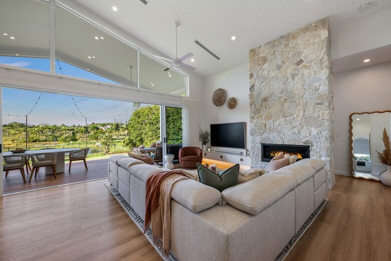 Private Acreage Retreat | Sunset Views, Pool & Fire Pit - Bli Bli, Australia