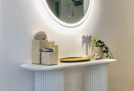 A Modern Oceanview Apartment in Cairns with Rooftop Pool & Spa - Cairns City, Australia