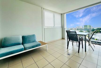 A Modern Oceanview Apartment in Cairns with Rooftop Pool & Spa - Cairns City, Australia