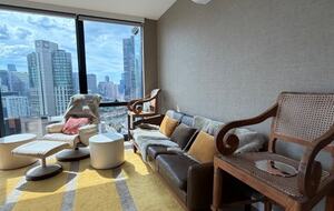 Design-Led Corner Outlook Above the Yarra in Central Melbourne - Melbourne, Australia