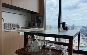 Design-Led Corner Outlook Above the Yarra in Central Melbourne - Melbourne, Australia