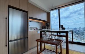 Design-Led Corner Outlook Above the Yarra in Central Melbourne - Melbourne, Australia