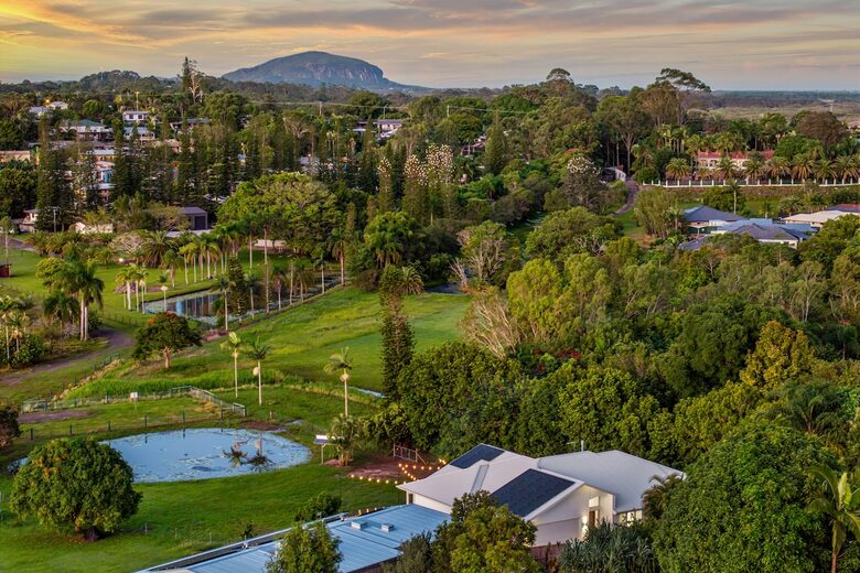 Private Acreage Retreat | Sunset Views, Pool & Fire Pit - Bli Bli, Australia