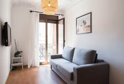 Modern apartment in Poble Sec - Barcelona, Spain
