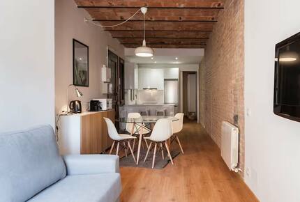 Modern apartment in Poble Sec - Barcelona, Spain