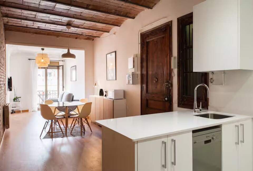 Modern apartment in Poble Sec - Barcelona, Spain