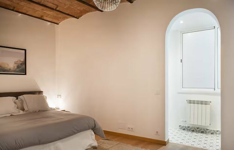 Modern apartment in Poble Sec - Barcelona, Spain