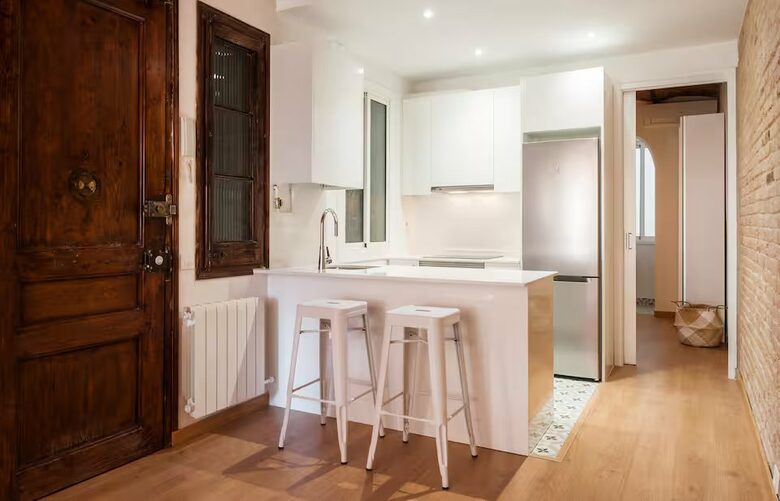 Modern apartment in Poble Sec - Barcelona, Spain