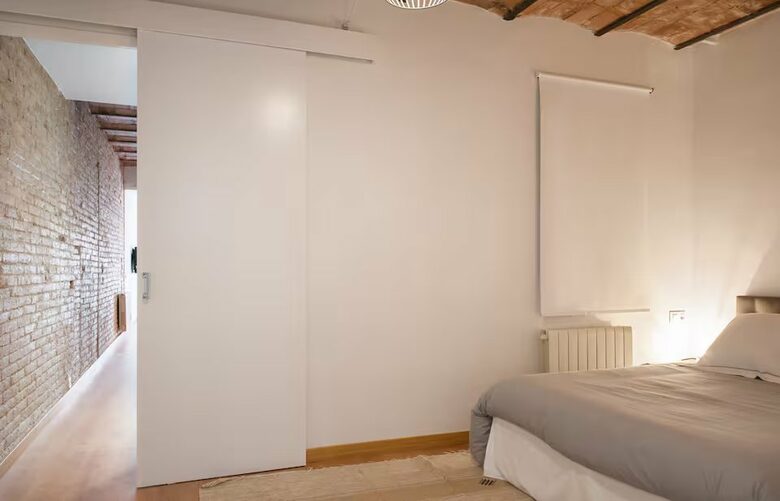 Modern apartment in Poble Sec - Barcelona, Spain