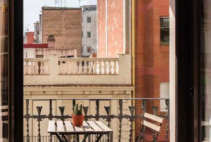 Modern apartment in Poble Sec - Barcelona, Spain