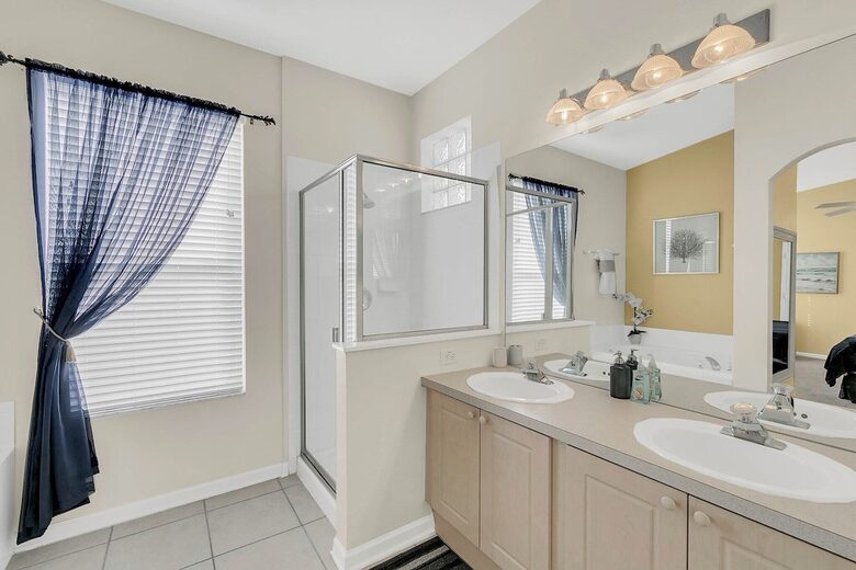 Private Pool Living Near Disney in Windsor Palms - Kissimmee, Florida