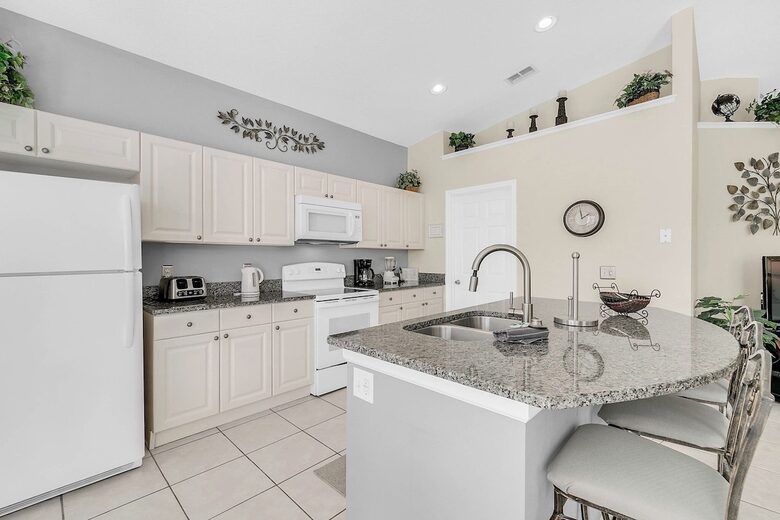 Private Pool Living Near Disney in Windsor Palms - Kissimmee, Florida