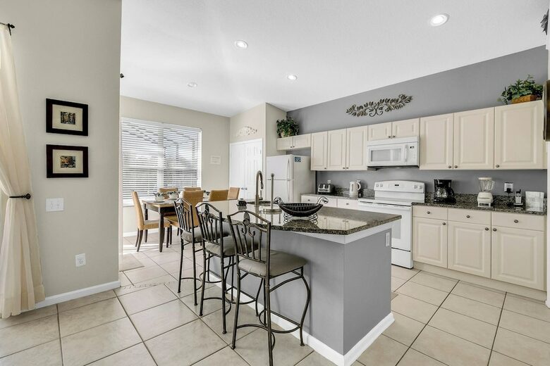 Private Pool Living Near Disney in Windsor Palms - Kissimmee, Florida