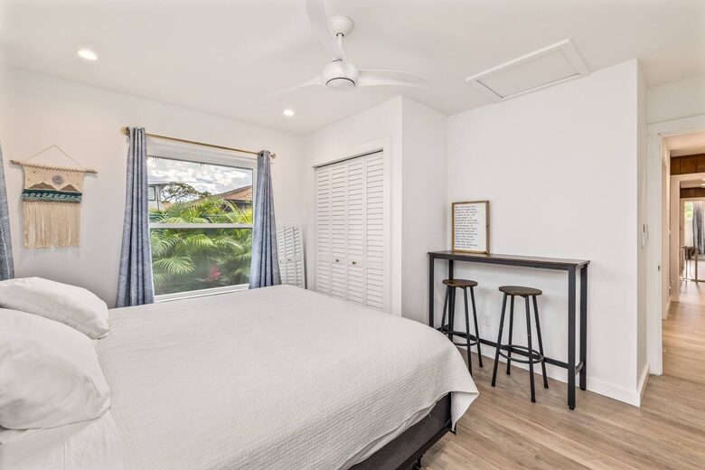 Kailua Beach Retreat Just Steps from the Sand - Kailua, Hawaii