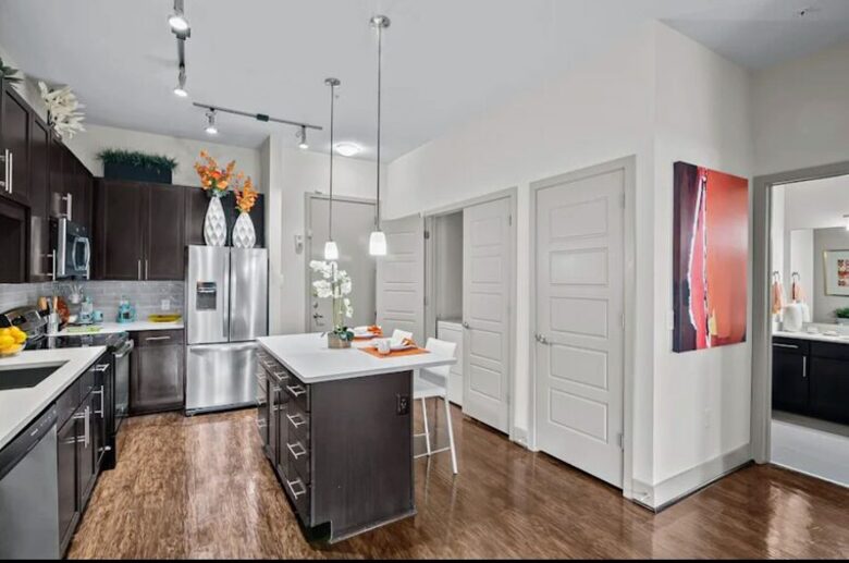 Contemporary City Retreat in Houston - Houston, Texas