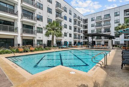 Contemporary City Retreat in Houston - Houston, Texas