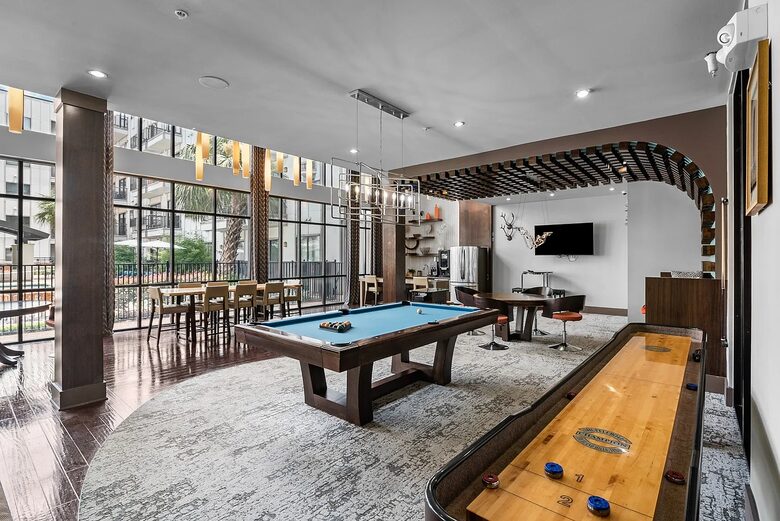 Contemporary City Retreat in Houston - Houston, Texas