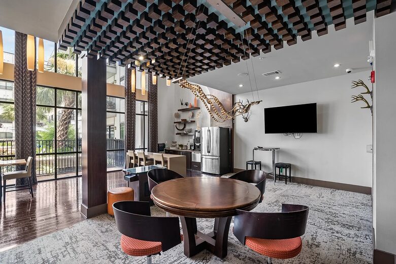 Contemporary City Retreat in Houston - Houston, Texas