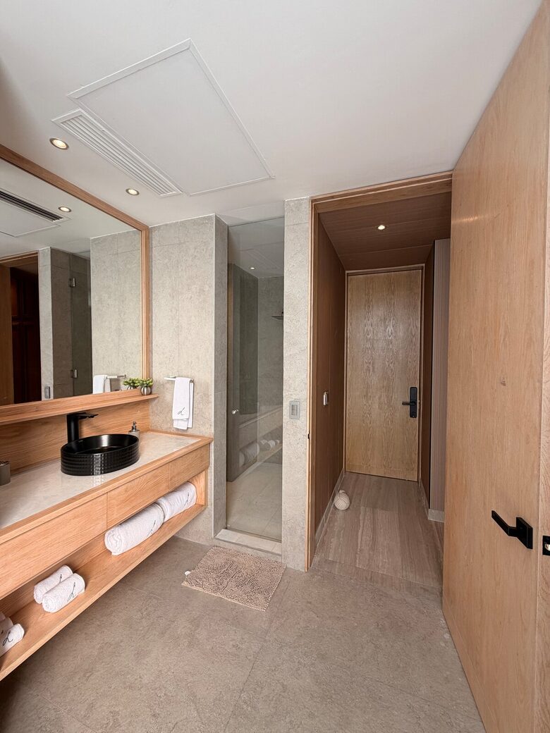 Oceanfront Stillness Above Acapulco Bay - Acapulco, Mexico