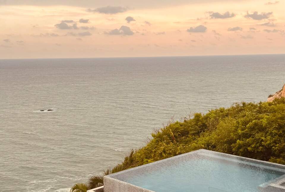 Oceanfront Stillness Above Acapulco Bay - Acapulco, Mexico