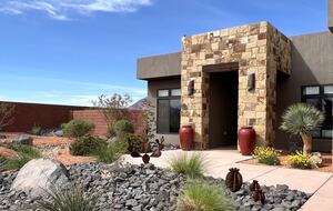 Cozy Red Rock Getaway with Outdoor Living & Pool - Ivins, Utah