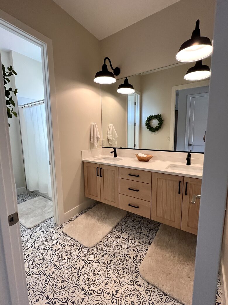 Cozy Red Rock Getaway with Outdoor Living & Pool - Ivins, Utah