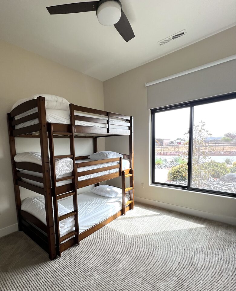 Cozy Red Rock Getaway with Outdoor Living & Pool - Ivins, Utah