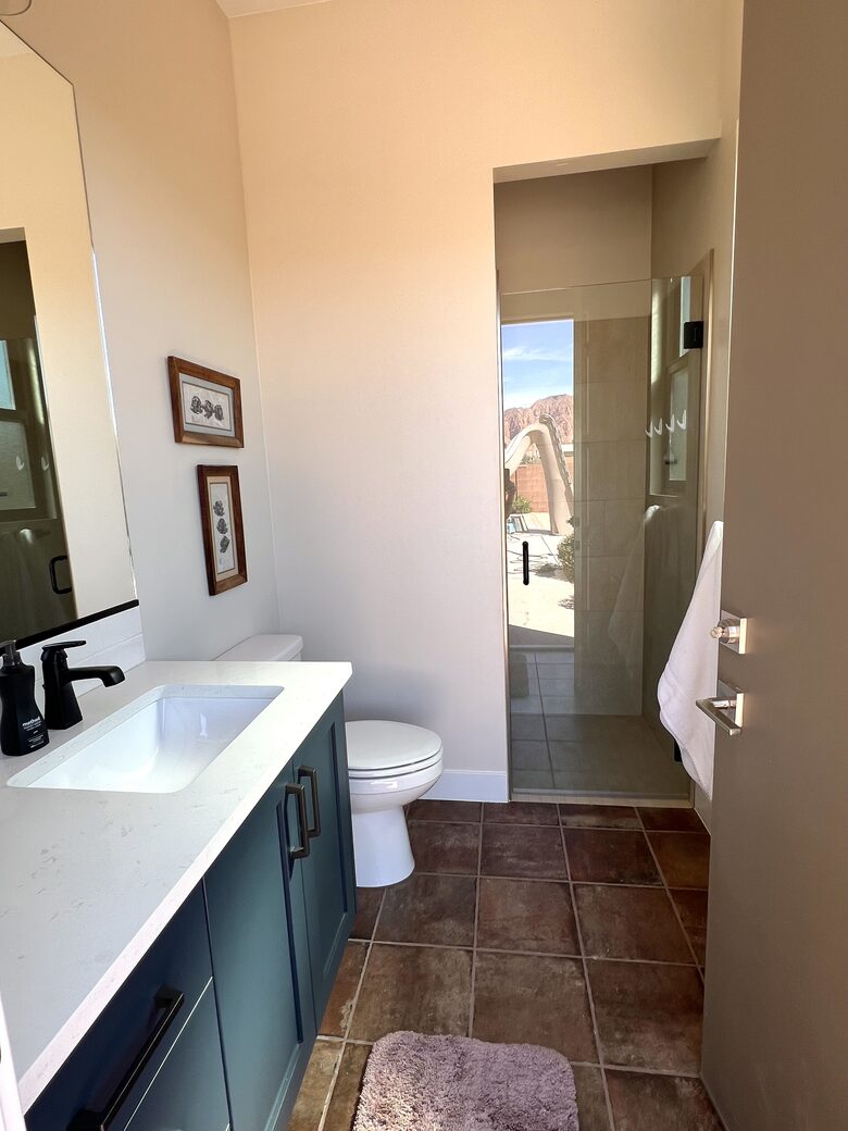 Cozy Red Rock Getaway with Outdoor Living & Pool - Ivins, Utah