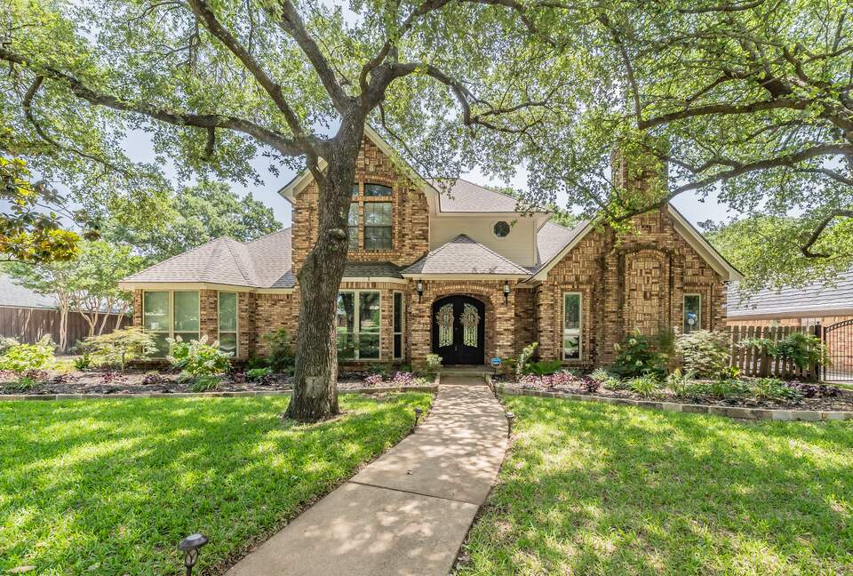 Refined Colleyville Retreat with Expansive Living - Colleyville, Texas