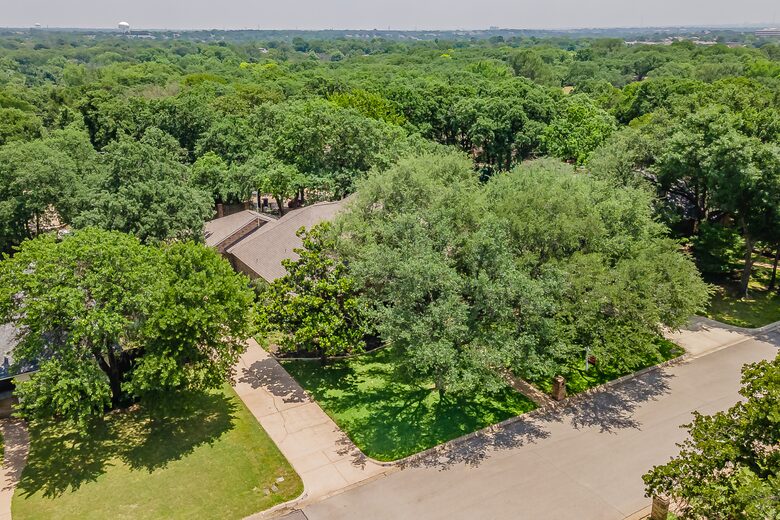 Refined Colleyville Retreat with Expansive Living - Colleyville, Texas