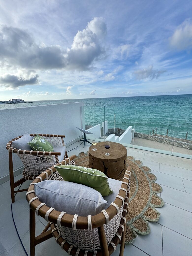 Oceanfront Elegance in a Private Gated Enclave - Nassau, Bahamas