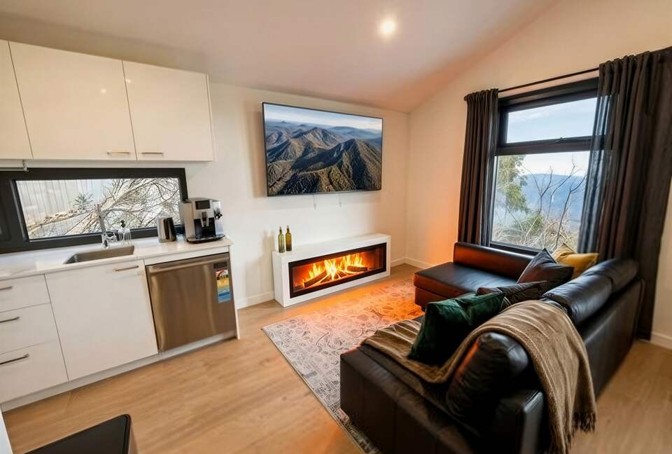 European-Style Chalet in Mount Buller Steps from Main Lift - Mount Buller, Australia