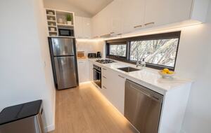 European-Style Chalet in Mount Buller Steps from Main Lift - Mount Buller, Australia