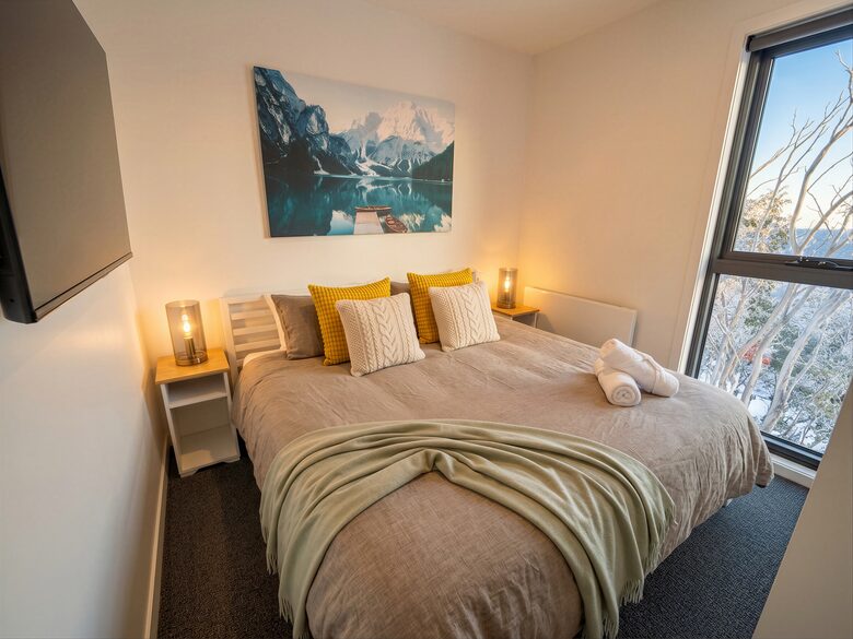 European-Style Chalet in Mount Buller Steps from Main Lift - Mount Buller, Australia