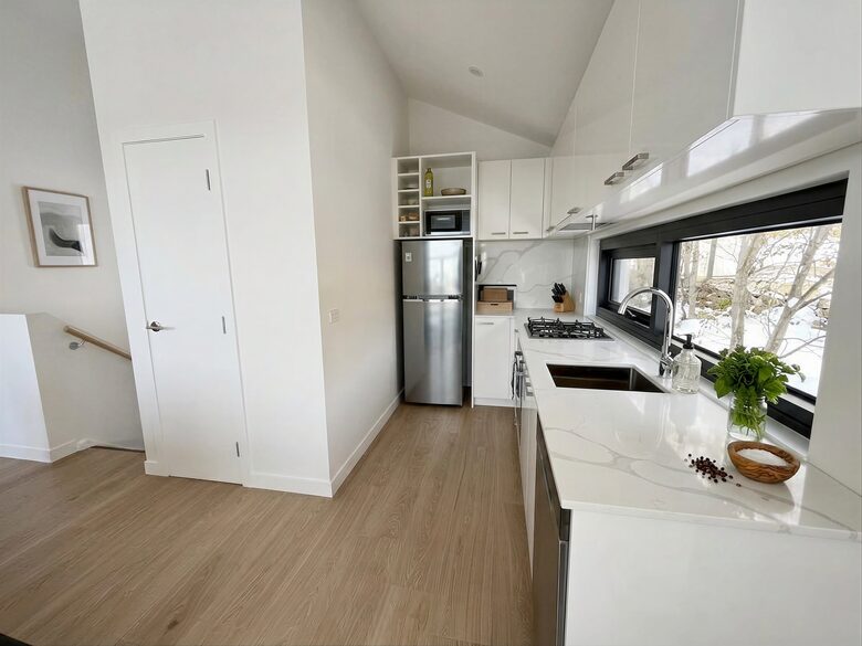 European-Style Chalet in Mount Buller Steps from Main Lift - Mount Buller, Australia