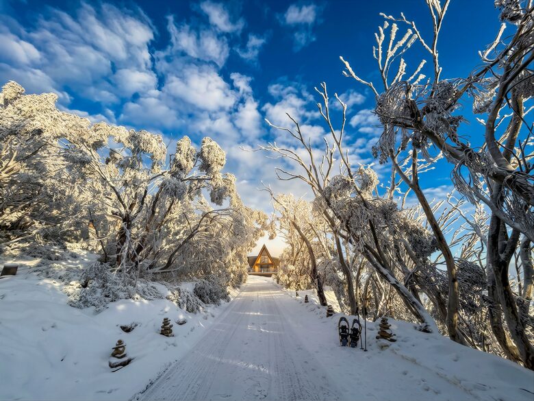 European-Style Chalet in Mount Buller Steps from Main Lift - Mount Buller, Australia