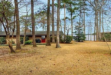 Lake House on Lake Sinclair - Lake Sinclair, Georgia