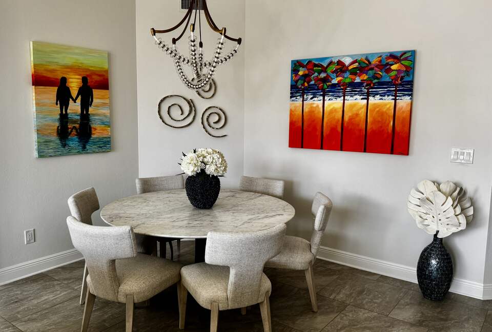 Rare 3 bed, 3 bath condo walkable to the Best Beach in Naples! - Naples, Florida